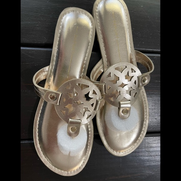 report sandals genie